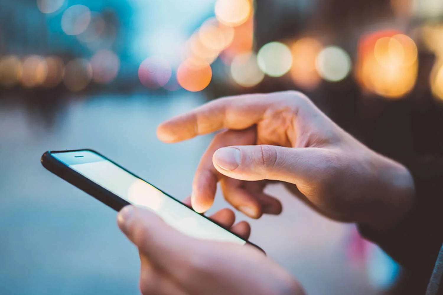 Мобильный обзор: Рекордное количество SMS и самые популярные соцсети 2021