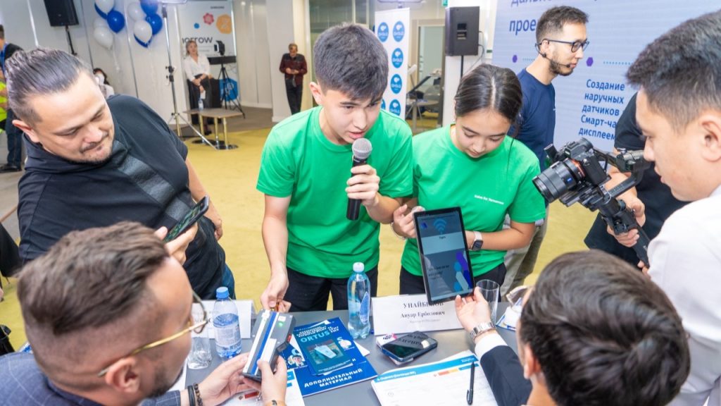 Samsung наградила победителей Solve for Tomorrow на форуме Digital Bridge