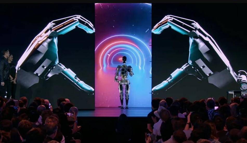 Илон Маск показал рабочий прототип человекоподобного робота Optimus