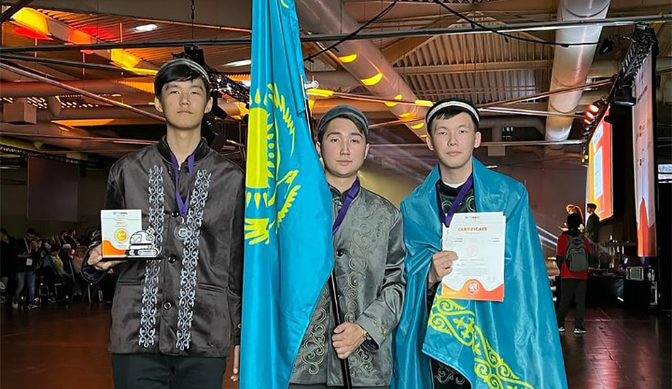 Казахстанские школьники впервые в истории заняли 2 место на Международной олимпиаде по робототехнике