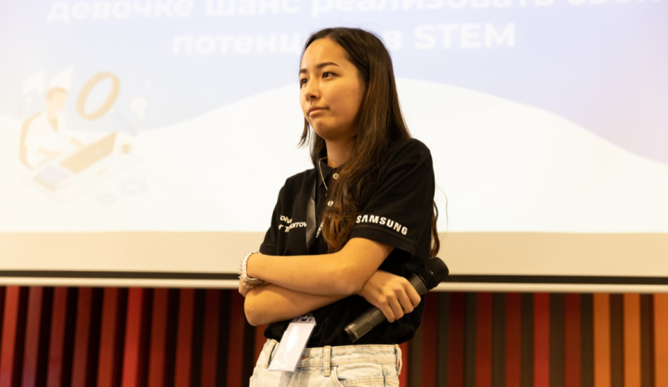 Финалистки стартап-конкурса Samsung запустили образовательный проект для школьниц