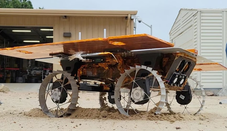 NASA отправит на Луну автономных роботов