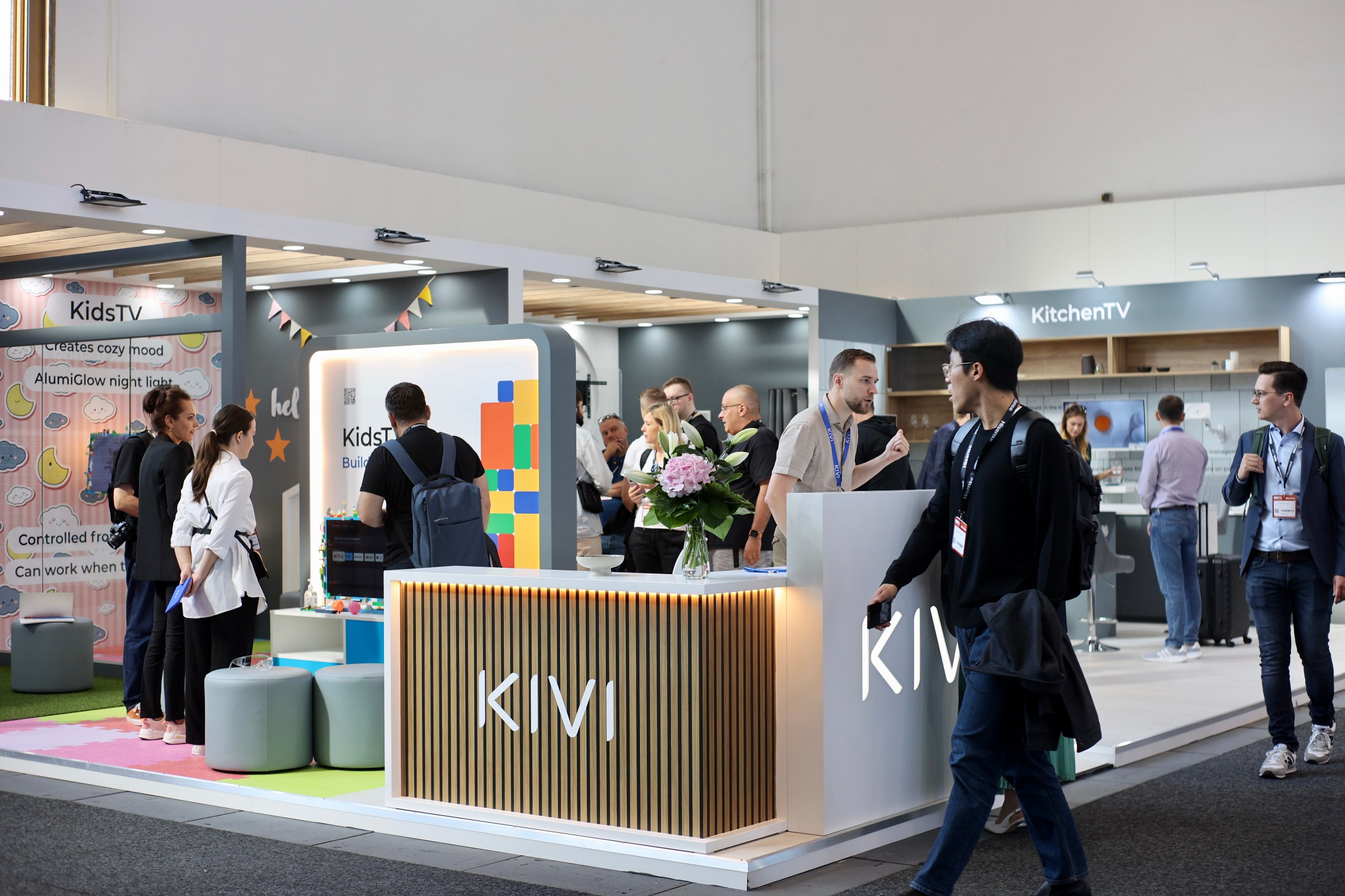 Компания KIVI представила новинки на IFA в Берлине – Smart TV, разработанные специально для детской и кухни