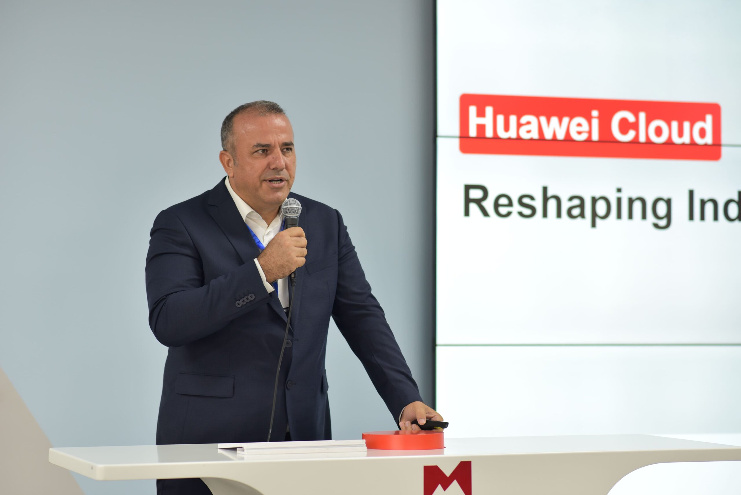  Озджан Озай, старший архитектор решений Huawei Technologies Казахстан