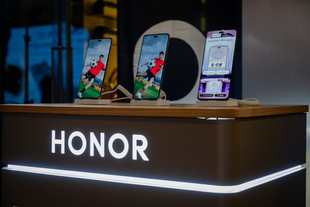 Бренд HONOR выпустил смартфон для деловых и творческих людей