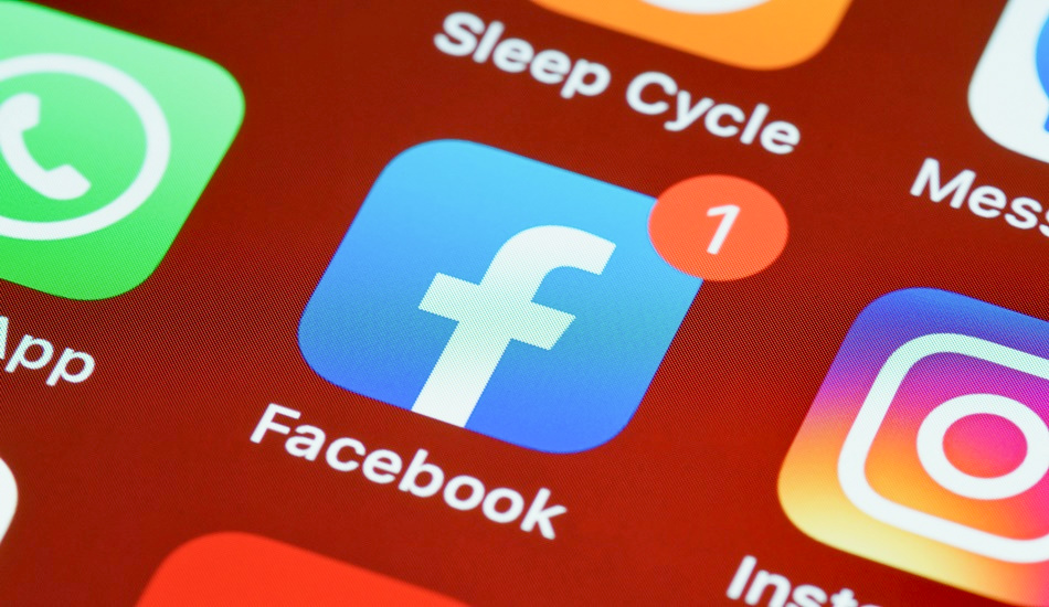 Facebook охватили массовые блокировки