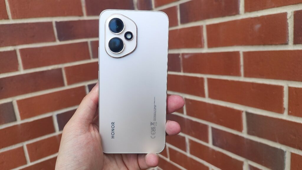 Обзор HONOR 400: камера, экран, заряд и интеллект в одном устройстве Обзор HONOR 400: камера, экран, заряд и интеллект в одном устройстве