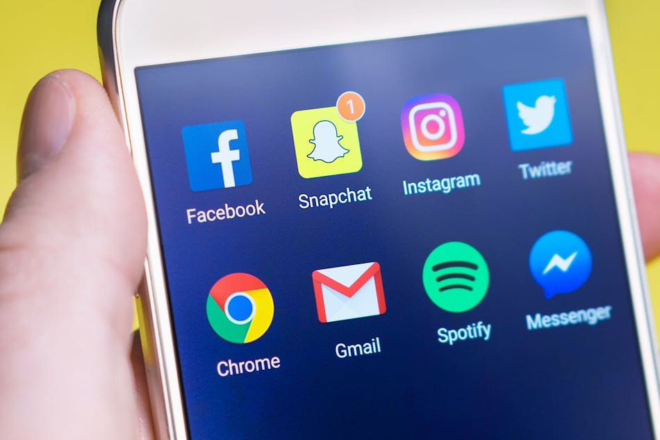 Без трудностей перевода: Instagram разрушил языковой барьер новой функцией