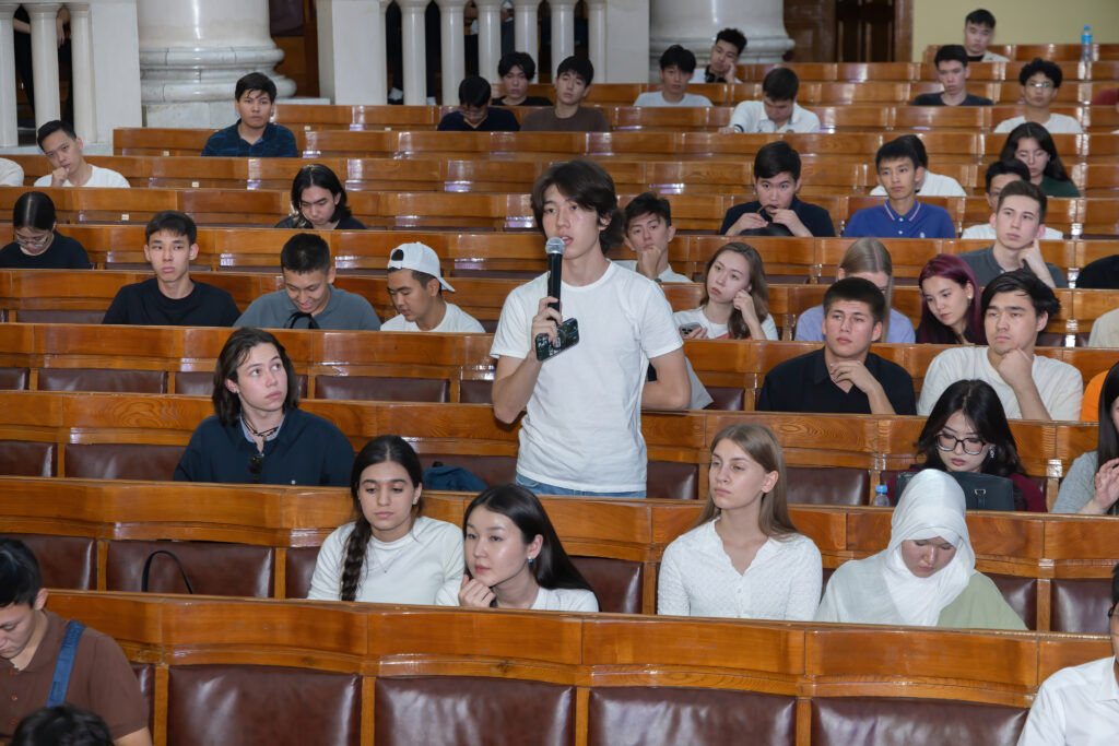 Huawei запускает ICT Competition 2025-2026 Roadshow в вузах Казахстана