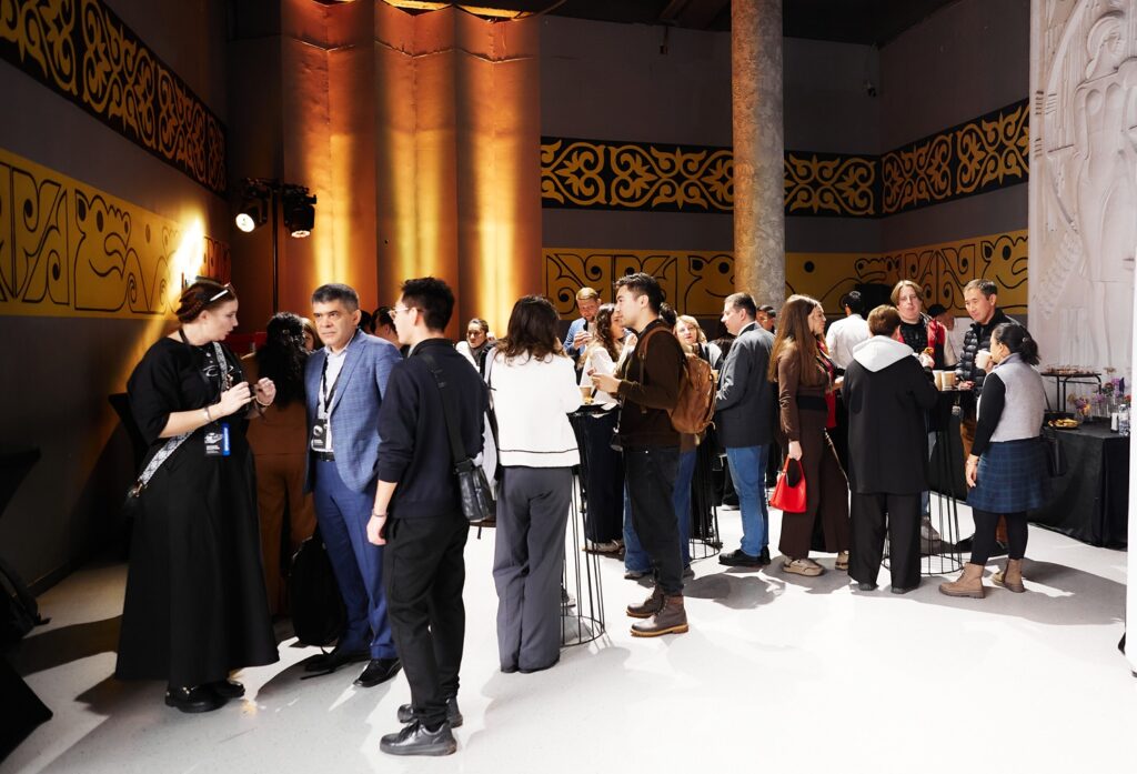 Он распознает все ваши эмоции: новые функции Битрикс24