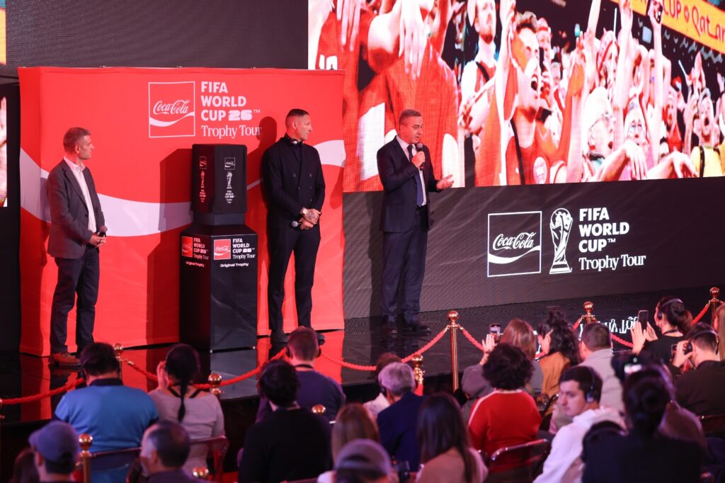 Кубок Чемпионата мира по футболу FIFA™ приехал в Алматы