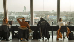 OpenAI разрабатывает голосовые ИИ-устройства экзамены