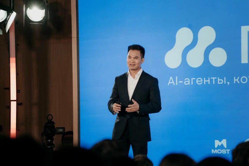 Стартап MoonAI привлек инвестиции от Оскара Хартманна после участия в «Арене единорогов»