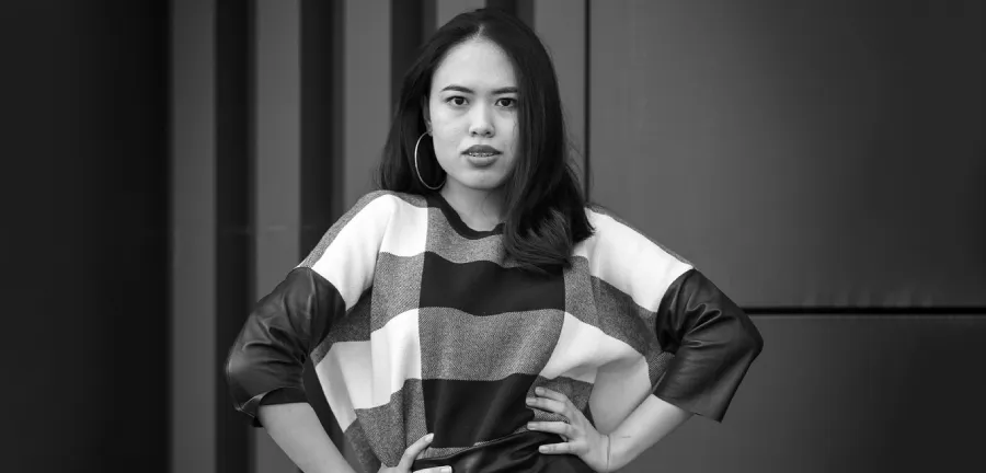 Шахиза Менг - Автор