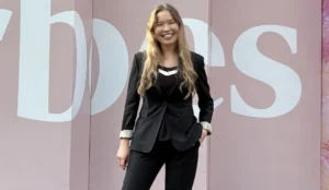 Студентка AlmaU Нурай Еркинбек создала три мобильных приложения и вывела их в App Store