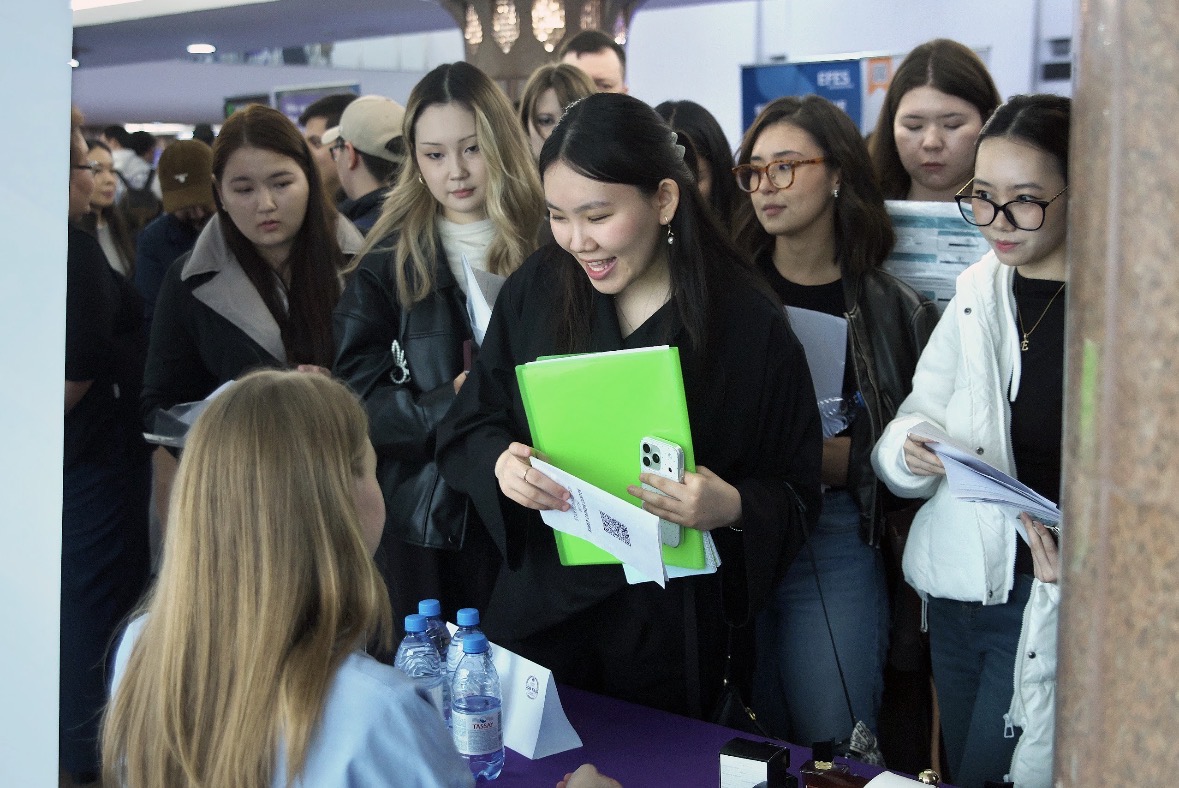 В Алматы прошла юбилейная ярмарка вакансий KIMEP Job Fair 2026