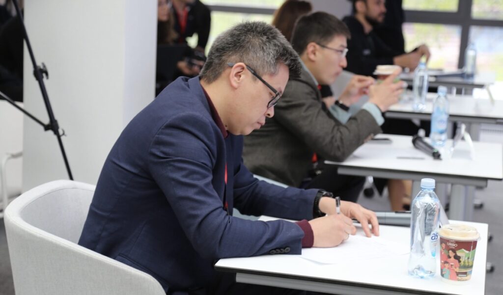 В Narxoz University прошел масштабный стартап-баттл Narxoz Arena