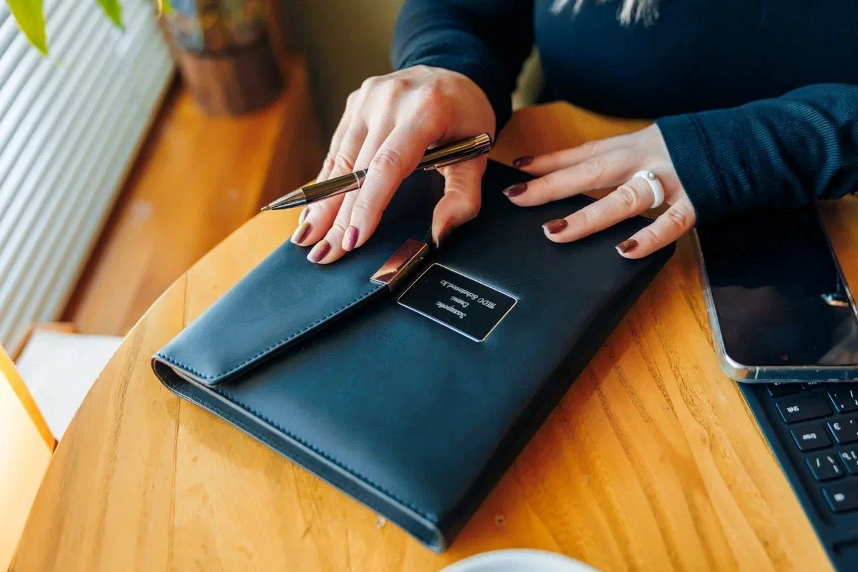 Упрощенка в списке: кому надо сдать квартальную отчетность до 15 мая?